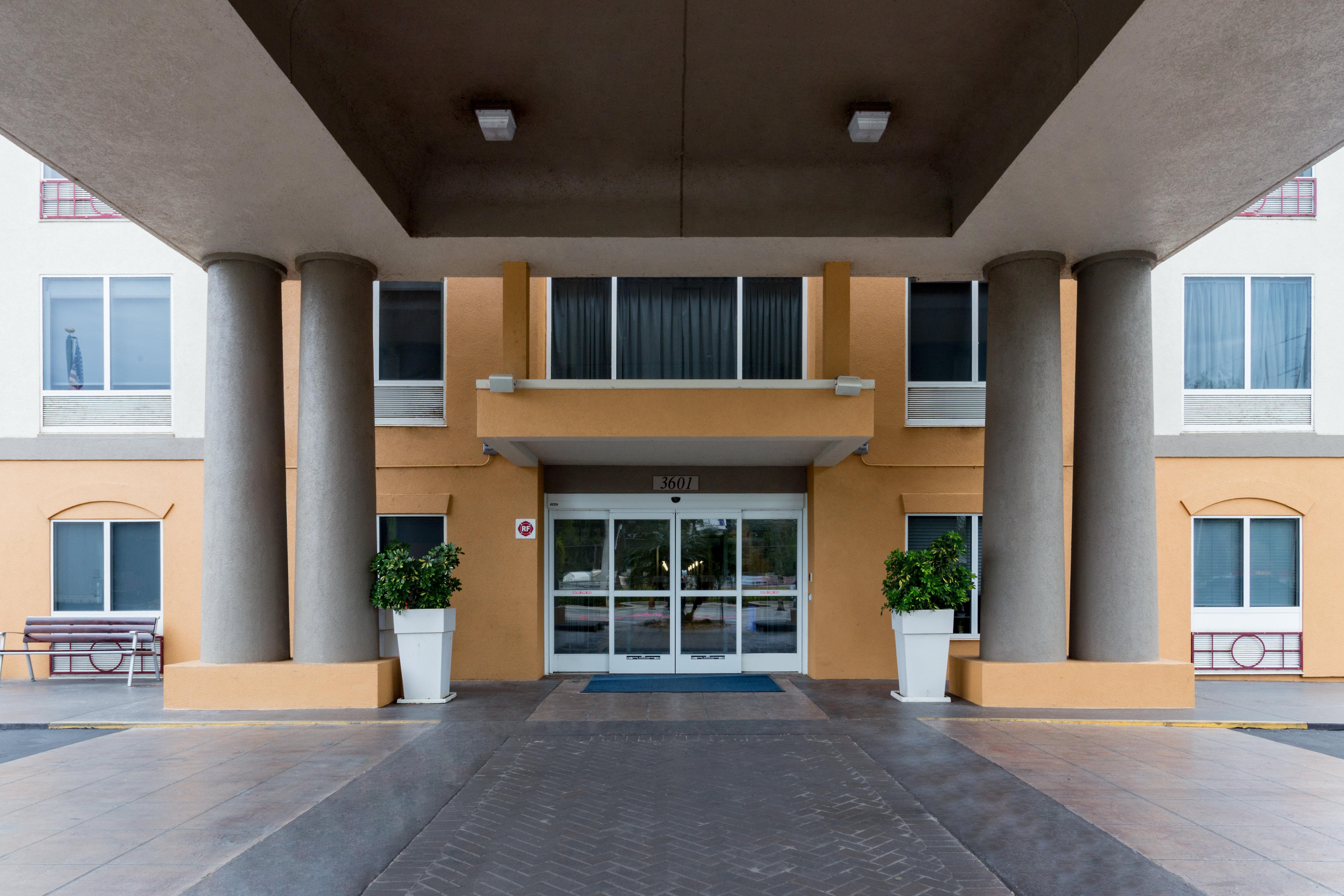 Holiday Inn Express & Suites Tavares By Ihg Exterior foto