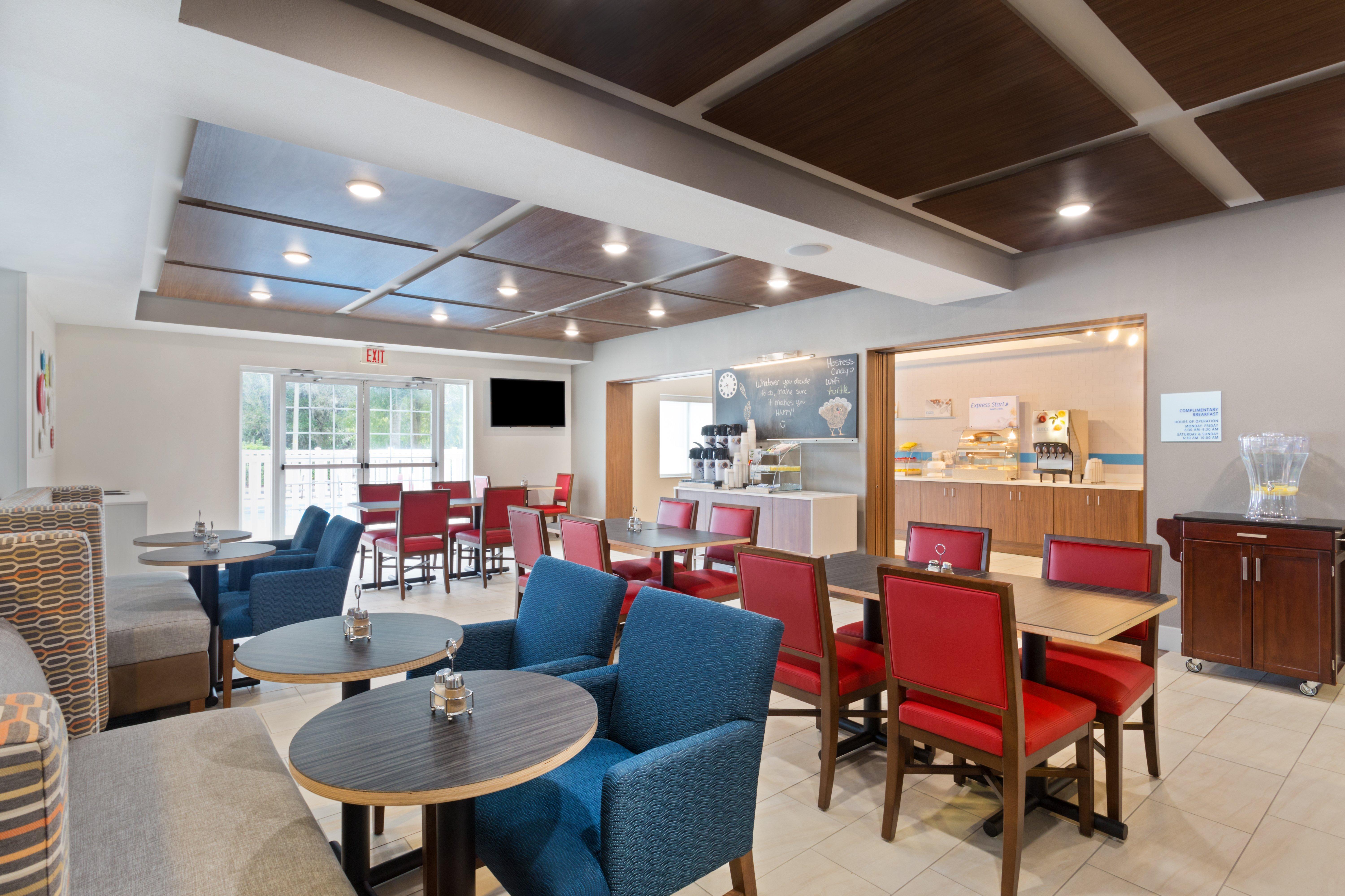 Holiday Inn Express & Suites Tavares By Ihg Exterior foto