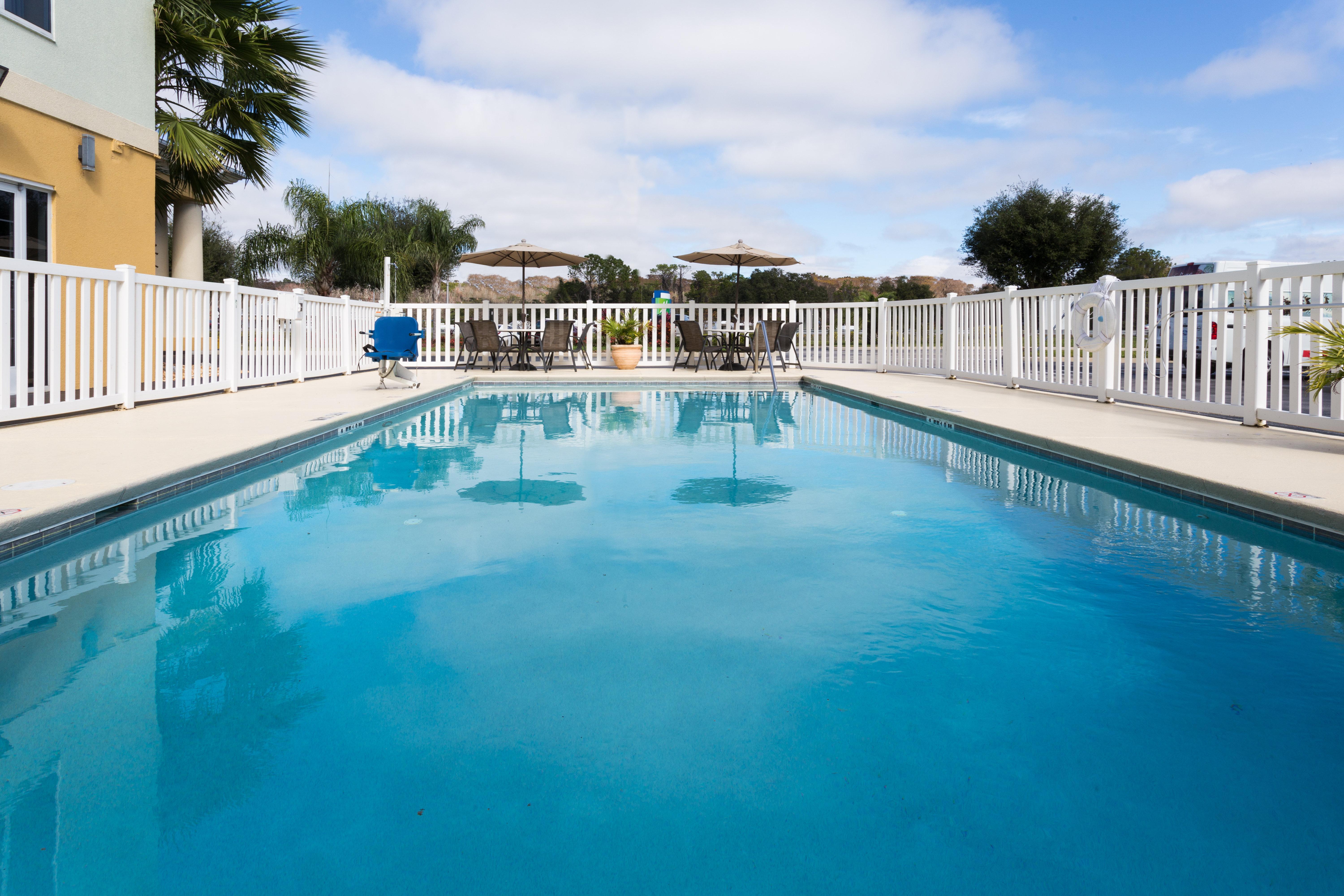 Holiday Inn Express & Suites Tavares By Ihg Exterior foto