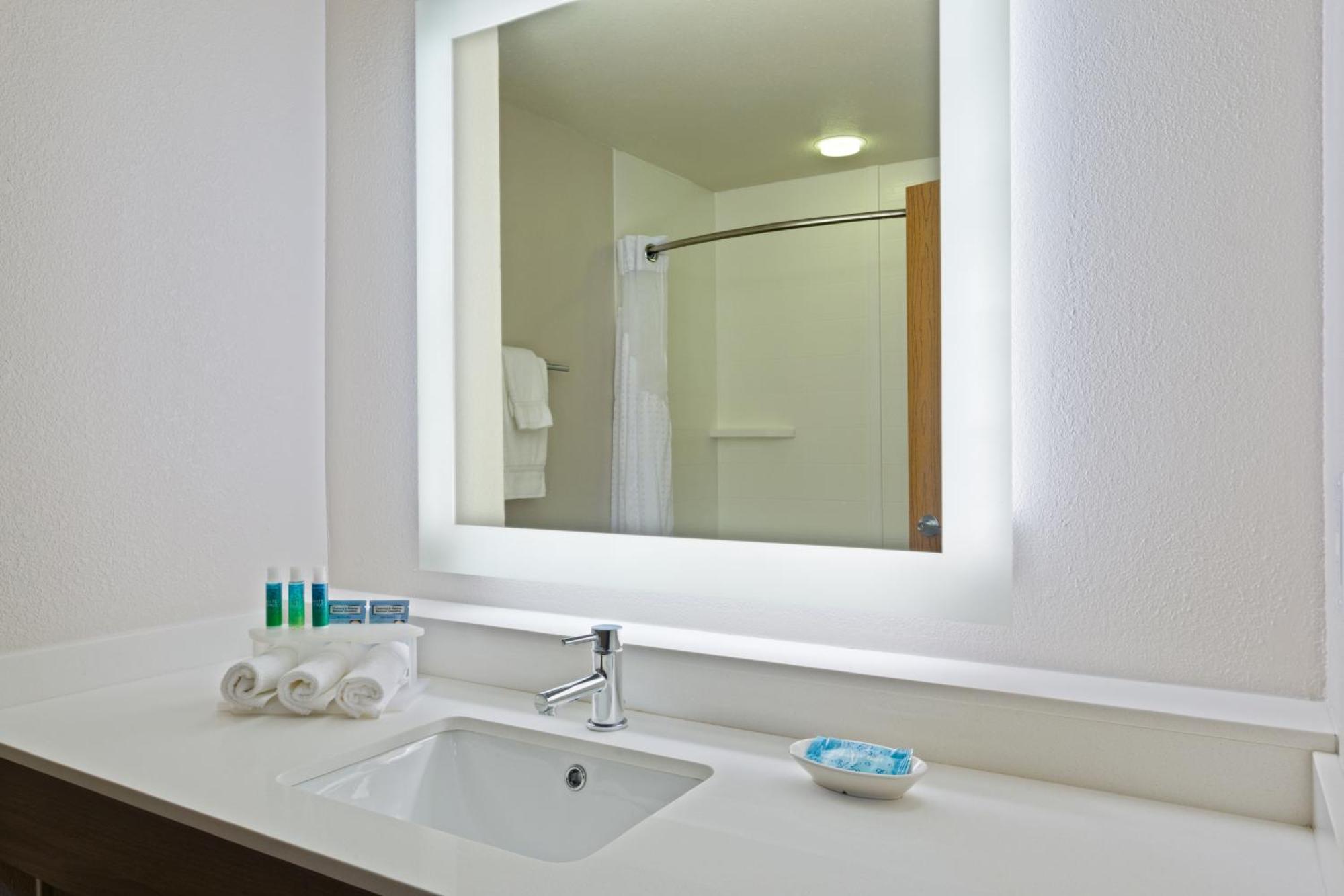 Holiday Inn Express & Suites Tavares By Ihg Exterior foto