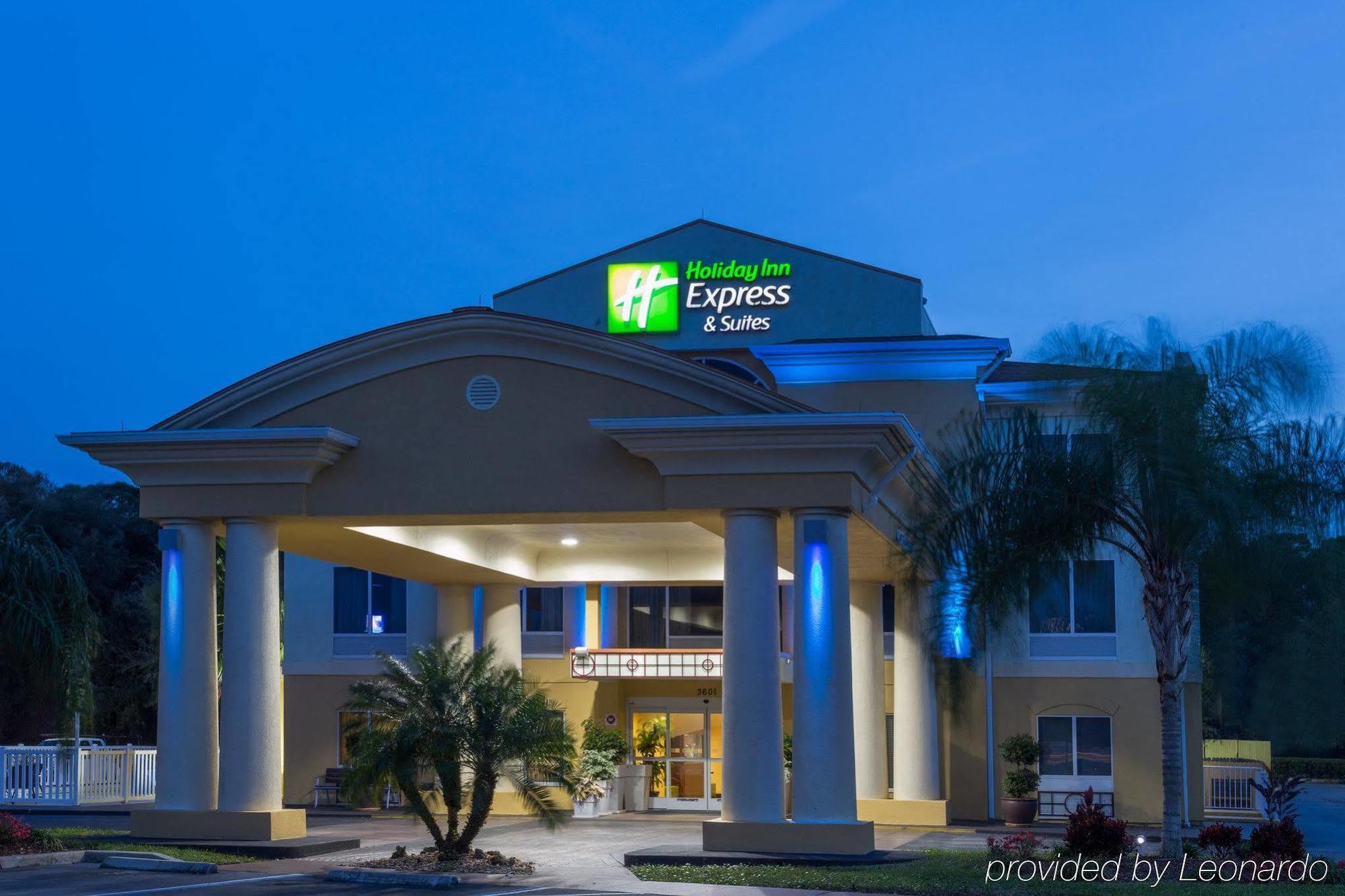 Holiday Inn Express & Suites Tavares By Ihg Exterior foto